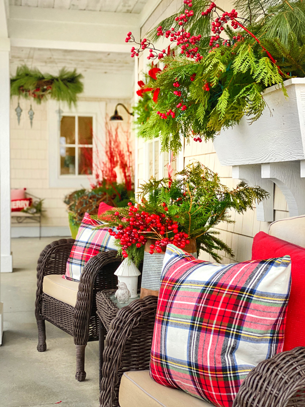 Simple Christmas Decor for the Porch - Plaids and Poppies